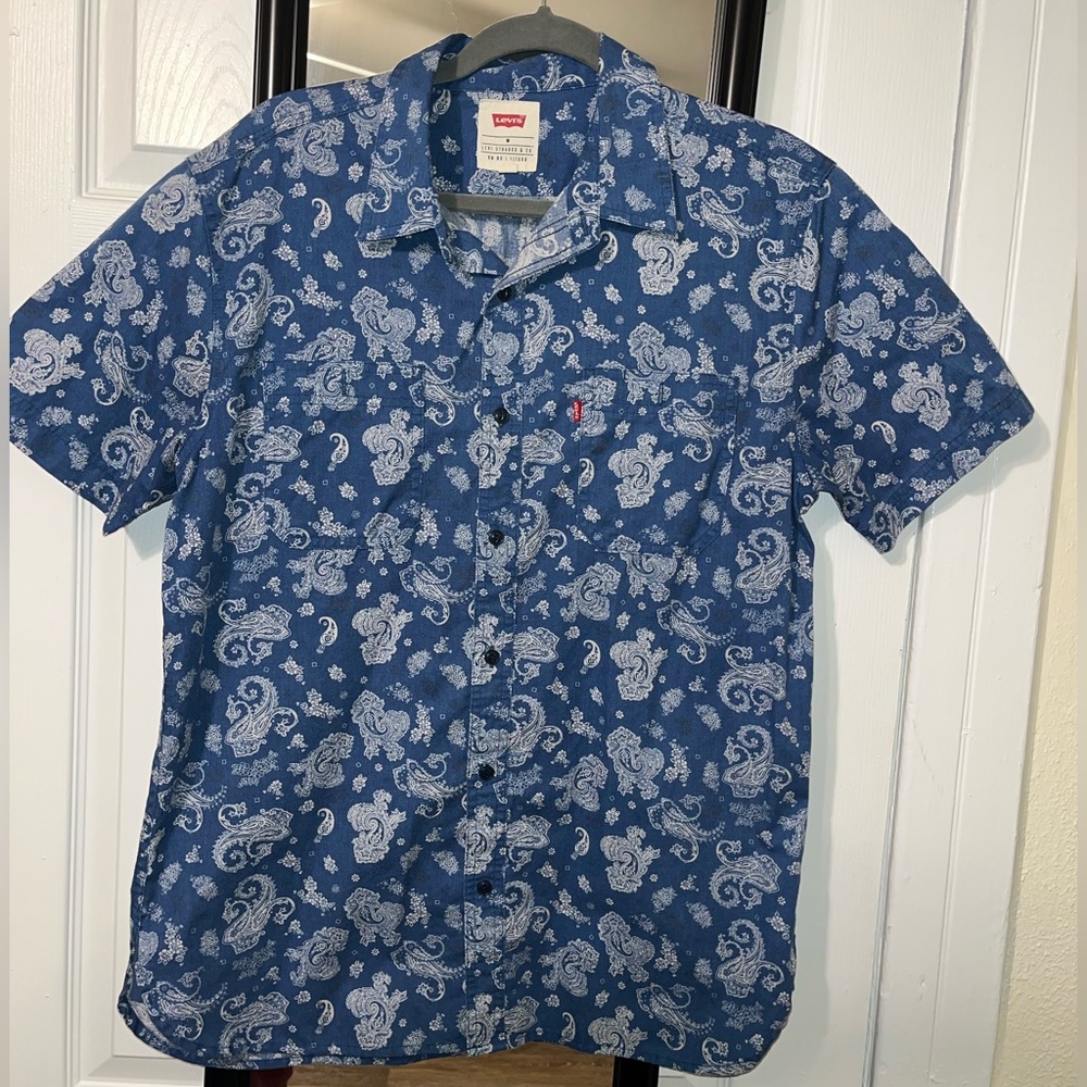 3 Levi Button Down Short Sleeve Shirts
